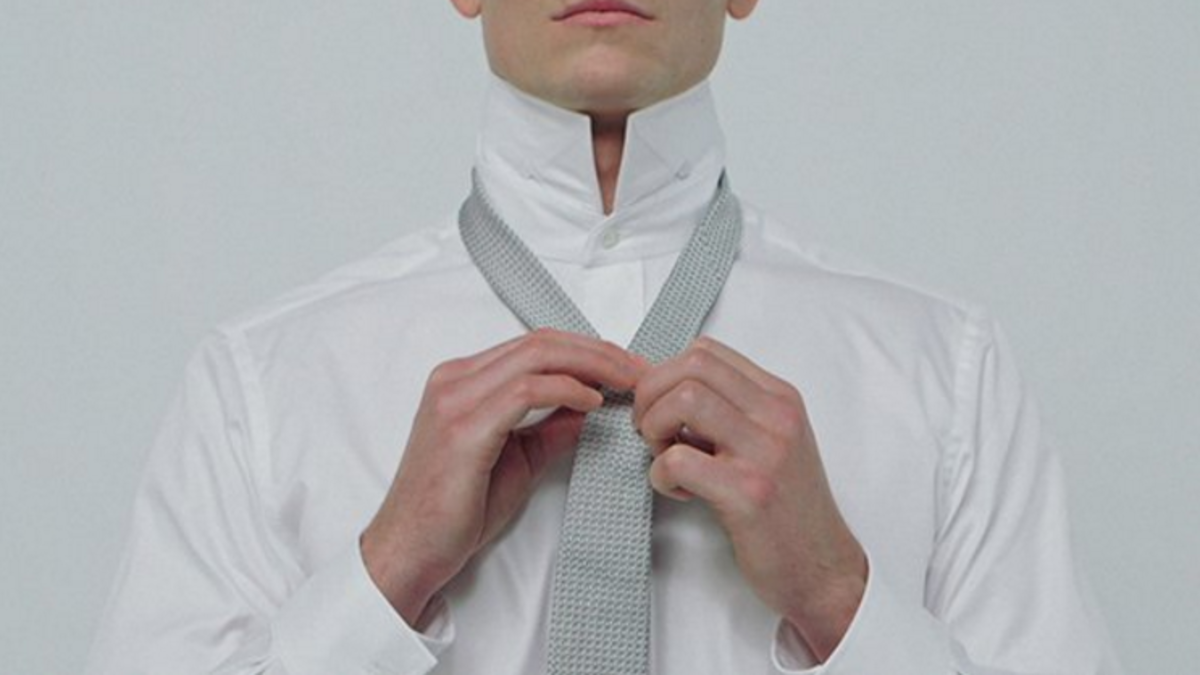 How To Tie A Half-Windsor Tie Knot - Airows