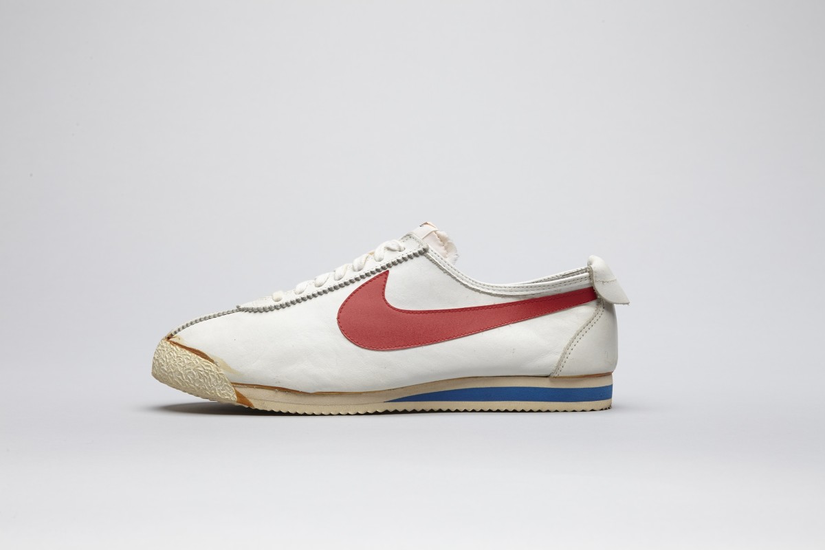 vintage looking nike shoes