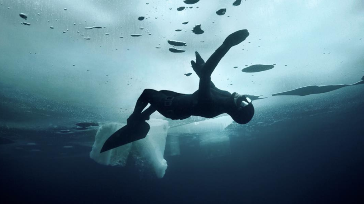 Stunning Footage of a Finnish Freediver Plunging Into Arctic Ice - Airows