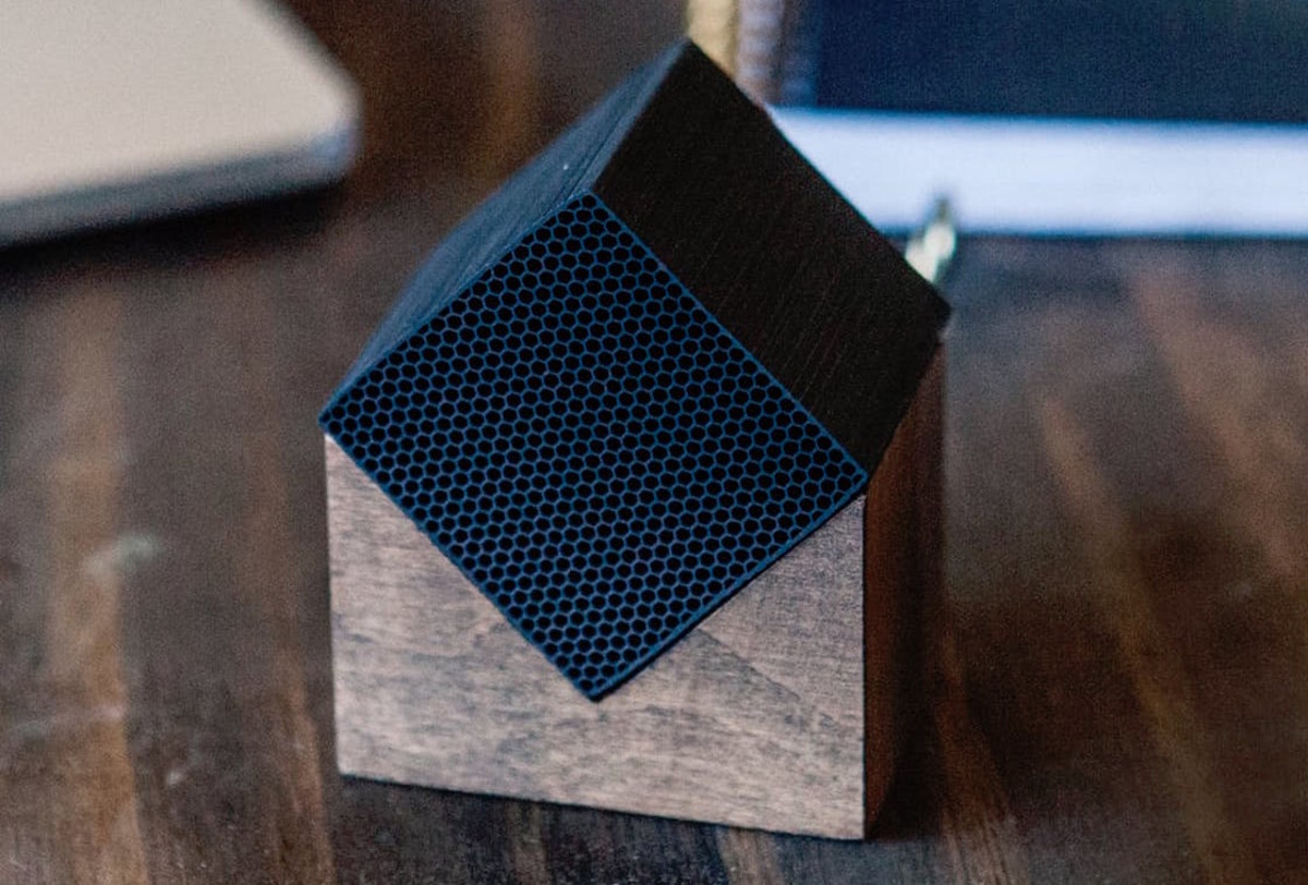 This EcoFriendly Air Purifier Won a Japanese Good Design Award Airows