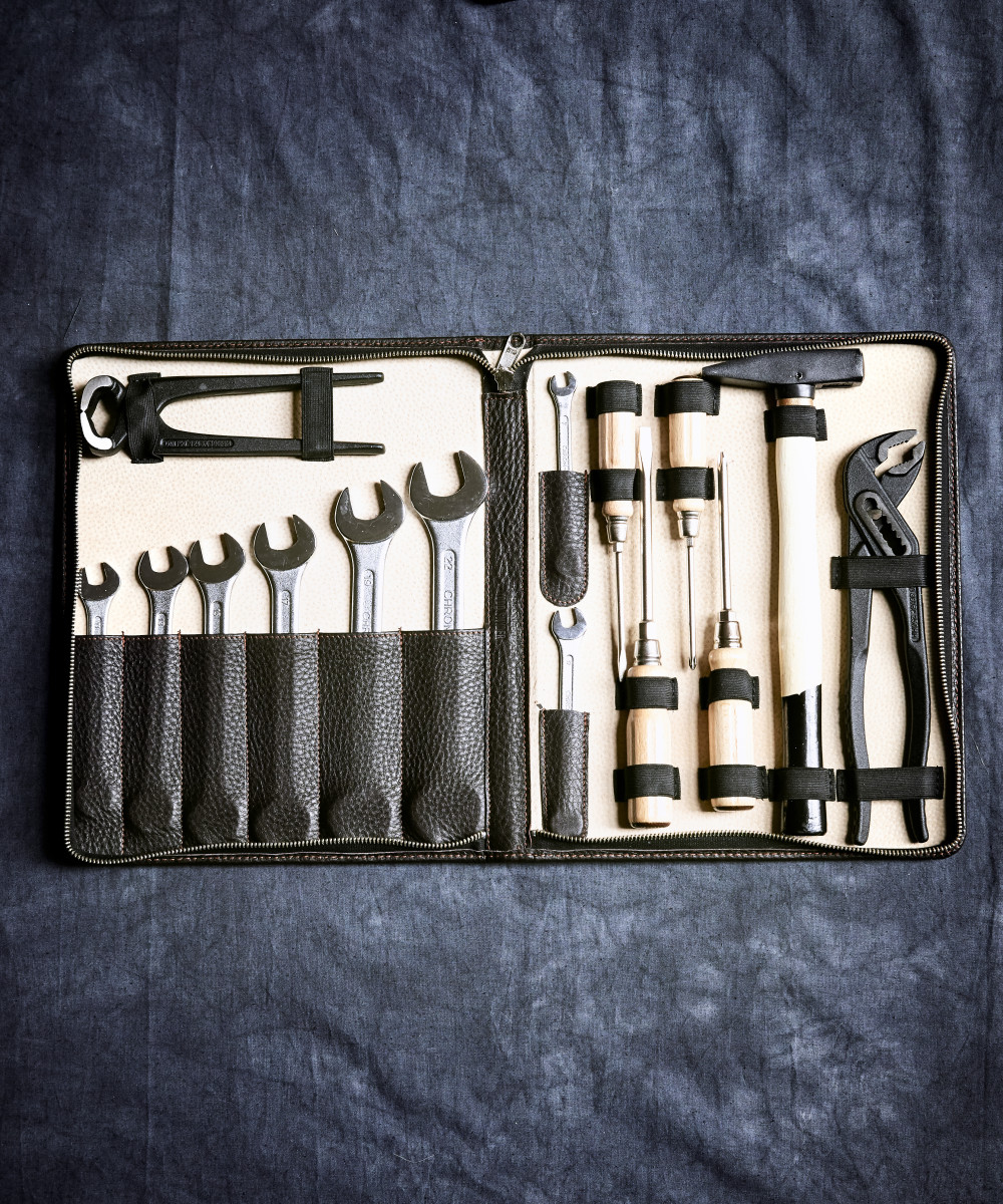 The Ultimate Collection of Gentlemanly Leather Goods - Airows
