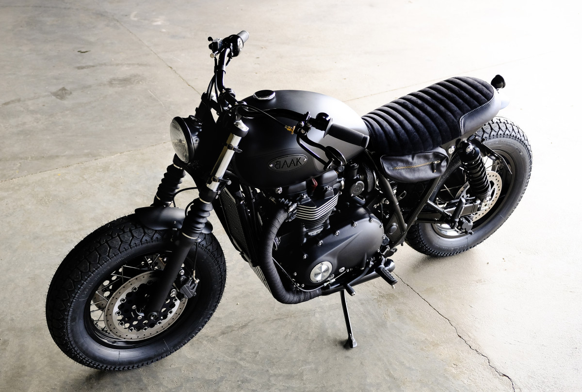 Bonneville T120 Bobber Cardbkco