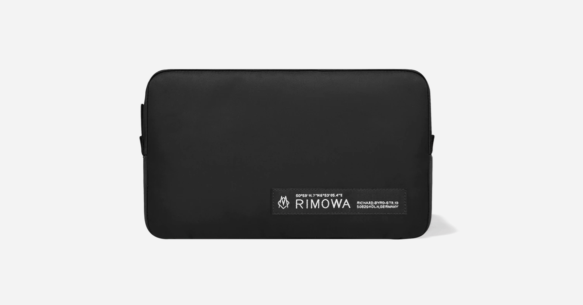 RIMOWA Releases a Sleek, Simple Dopp Kit Airows