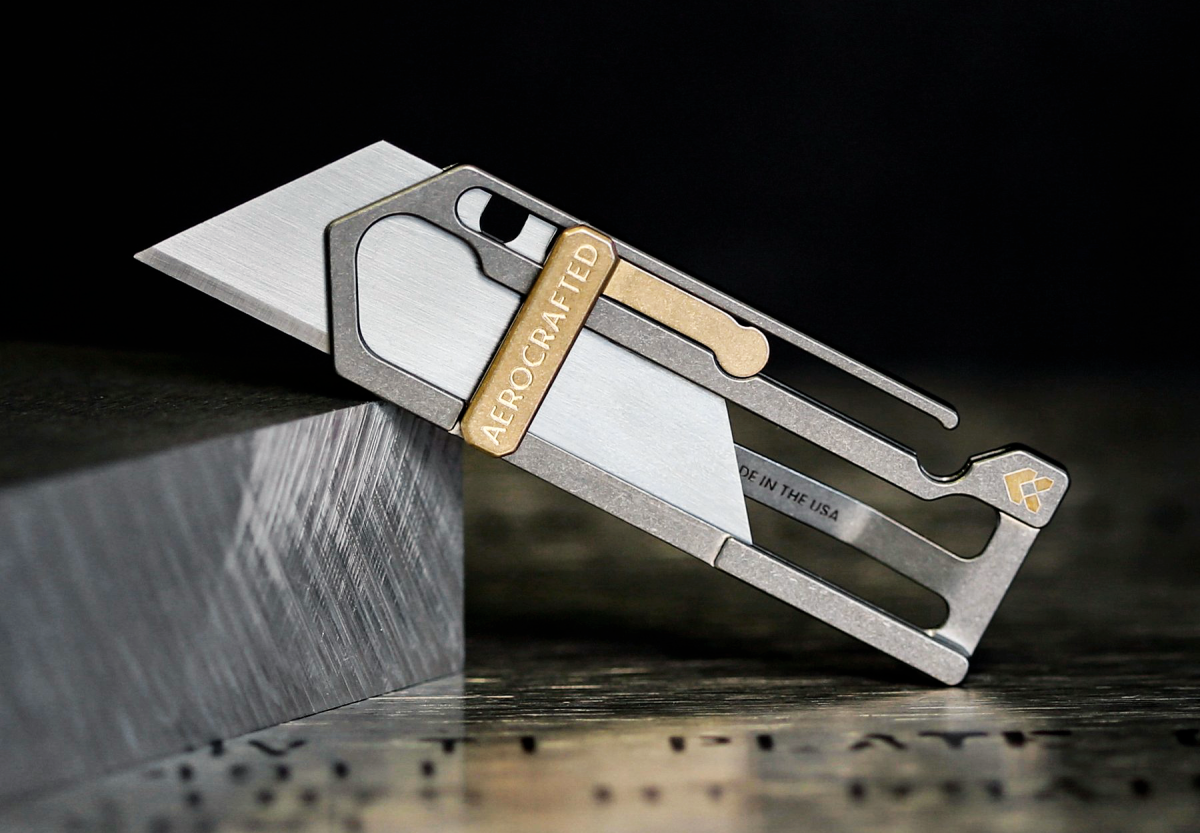 Meet the Smallest, Easiest Titanium Utility Knife for Your EDC Airows
