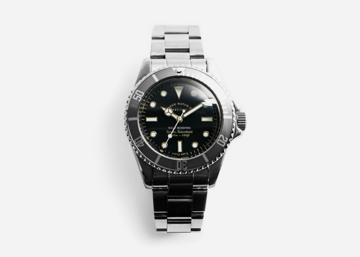 The Score: A Coveted Ghost Bezel Watch Is On Sale Now - Airows