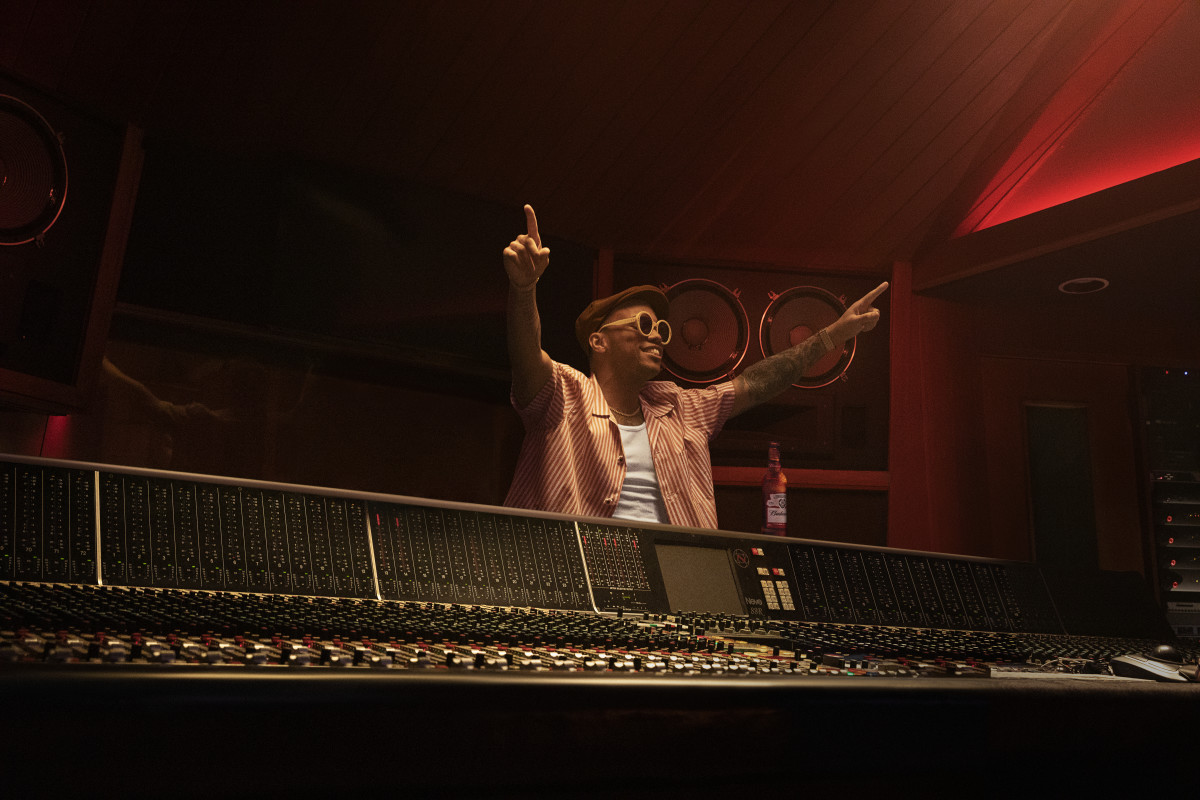 Anderson .Paak Drops New Song and Video in Budweiser Campaign for the ...