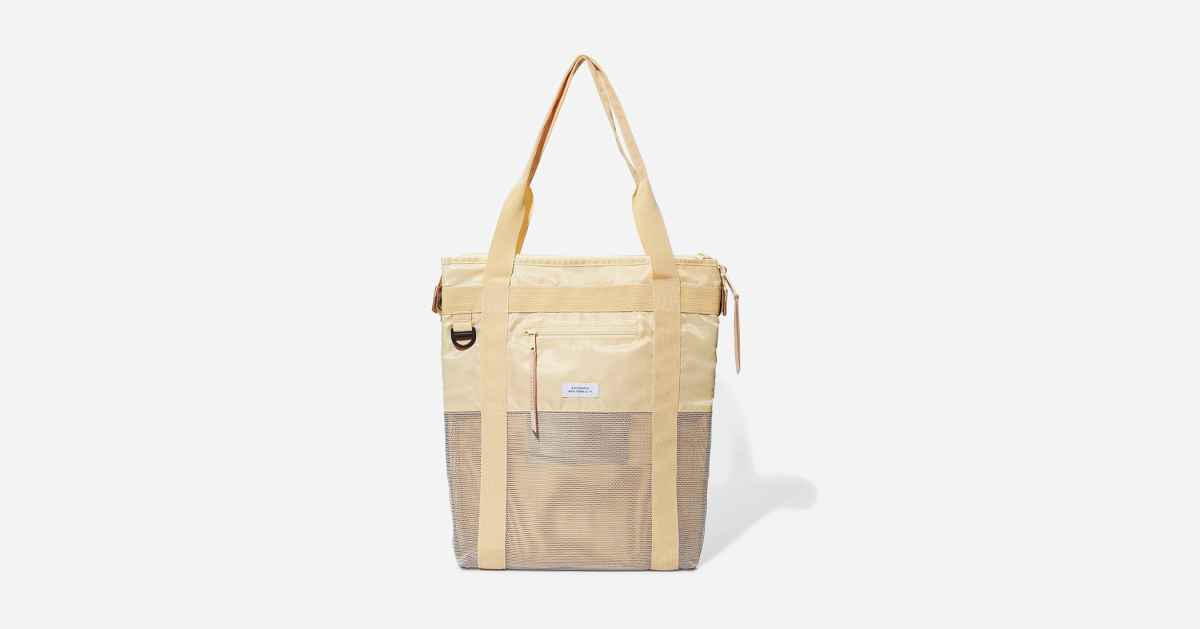 Saturdays NYC's New Tote Bag Is the Ultimate Beach Kit Foundation - Airows