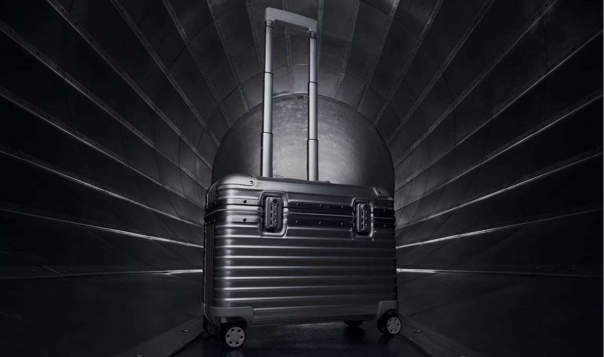 RIMOWA Upgrades the Original Pilot Case with Modern Features - Airows